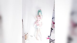 Em loli bím hồng thủ dâm bắn nước tung tóe