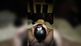 “Mút nhẹ thôi kẻo bố mẹ tao phát hiện”