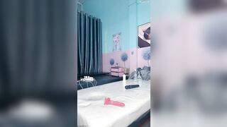 Hai em teen gái lâu ngày không đụ nứng quá livestream thủ dâm cho nhau 2