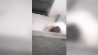 lại bị phát hiện khi cố quay lén hàng xóm tắm