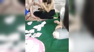 Đánh bài lột đồ 2