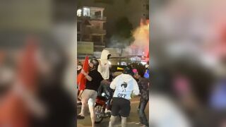 2 quả bóng đi bão