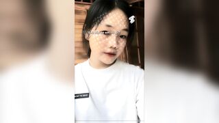 Đú trend sau lớp áo em