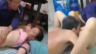 Nhìn mẹ vợ bị các ông chú xúm lại bú lồn khi đang nhậu