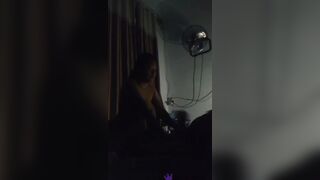 BỐ VỢ ĐI ƯỚNG RIỆU MẸ VỢ LẺN SANG PHÒNG ĐỊT NHAU VỚI CON RỂ K DÁM RÊN