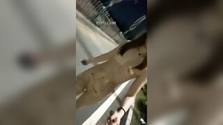 BÉ HS C3 NGÁO ĐÁ TRẦN TRUỒNG RA ĐƯỜNG QUAY VIDEO VLOG