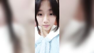 Bé học sinh Trung Quốc tập live bán dâm 3