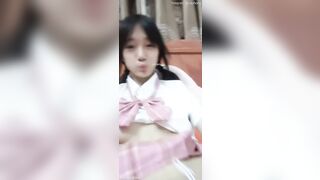 Bé học sinh Trung Quốc tập live bán dâm 6