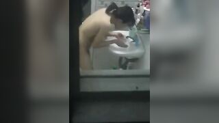 Quay lến gái tắm ngon