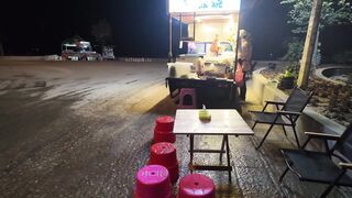 Em gái không mặc đồ lót đi ăn tối với người lạ