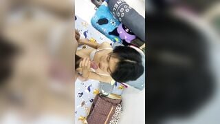 Gạ được con em họ bú cu, mà xong nó nứng nó chổng mông cho địt luôn