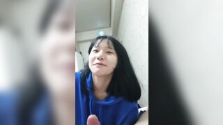 Bé người yêu 2k9 lần đầu được đụ ẻm ngại biểu cảm đáng yêu.
