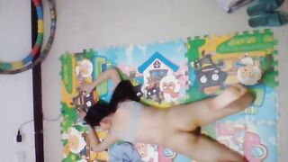 em học sinh lên cơn nứng lồn tự quay video thủ dâm