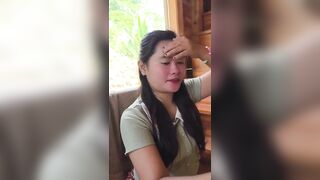Đi chơi được chị bán hàng xục cặc cho sướng tê cặc luôn