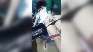 Đi khám phụ khoa chị gái xinh đẹp bị bác sĩ đâm thuốc vào lỗ đít xem cực đả.