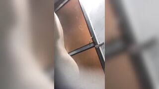 Quay lén chị dâu tắm vú to lồn ngon tí thì bị phát hiện