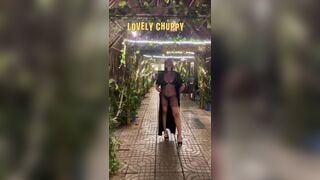 Gái xinh Chuppy Vú To, Vào Khu tham quan Public mặc bikini nứng cặc vcl ra