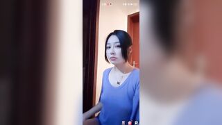 Gái xinh Live Tiktok, Ko Mặc áo Vú Lộ Núm vú