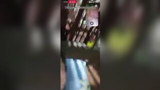 Trưa Đòi Chị Máy Bay Cho Xem Vú