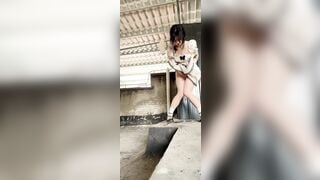 Gái xinh Loli mình dây Public, Đái bậy ở nhà Người Lạ Lồn ko lông