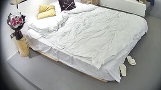 full 2 tiếng hơn vợ đặt máy quay nén dượng địt nhau với con riêng của vợ trong phòng
