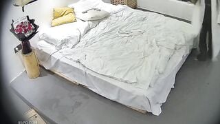 full 2 tiếng hơn vợ đặt máy quay nén dượng địt nhau với con riêng của vợ trong phòng