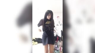 Tg bồ dâm bắt nhét cu giả vào quần lót lúc đi chơi còn phải quay lấy bằng chứng