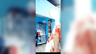 Chị mb thủ dâm bằng toy cho trai trẻ xem trong nhà bếp dâm đãng p3