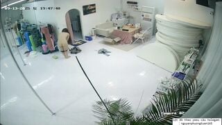 quay lén mấy em học viên múa cột cởi chuồn thay đồ