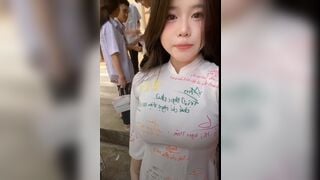 em nữ sinh 2k7 mới tốt nghiệp đã tập khoe vú rồi nhưng xinh vl