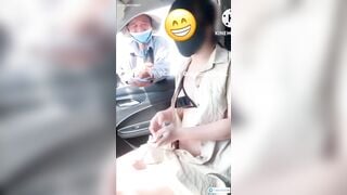 Em teen Việt MỹHạnh2000 dâm đãng gạ chú bán vé số cho bóp vú sờ lồn cực dâm