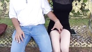 Cặp đôi hoà mình với thiên nhiên chịch nhau public giữa đường