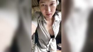 Em trai nứng cặc thèm đụ trần truồng xin chị họ đụ chị thương rồi cho đụ luôn.