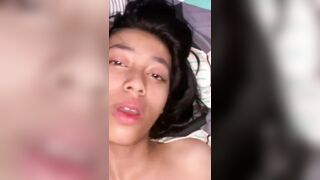 Vú to dâm đãng thích được bóp cổ khi địt