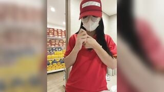 Siêu Thị WinMart bé nhân viên lồn nhiều nước vừa làm vừa bán quạt - phần 7