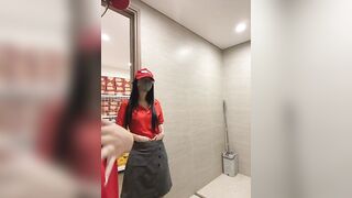 Siêu Thị WinMart bé nhân viên lồn nhiều nước vừa làm vừa bán quạt - phần 32