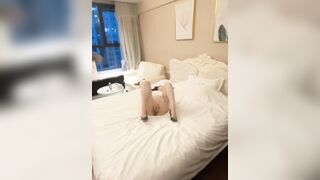 Vô tình phát hiện c họ nằm trg phòng bịt mắt xoa lồn bắn nc tung tóe nên vào quay vid
