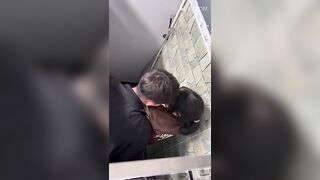 2 BẠN HỌC SINH C3 TRỐN VÀO WC ĐỊT NHAU
