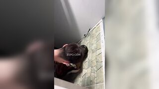 2 BẠN HỌC SINH C3 TRỐN VÀO WC ĐỊT NHAU