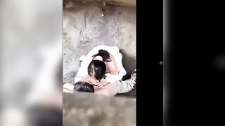 PHÁT HIỆN 2 BẠN HỌC SINH C3 TRỐN HỌC RA SAU TRƯỜNG ĐỊT NHAU