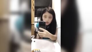 2 em hsinh địt ngay trong nvs trường