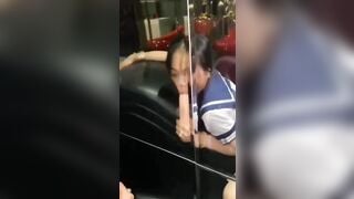 Đè đụ cô bạn thân thủ dâm khiêu khích