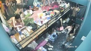 Hack cam phòng thay đồ của mấy e phò KTV,nhìn bẩn bẩn chứ em nào cũng xinh như hoa