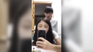 2 bé tập tành làm chuyện người lớn