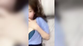 Tranh thủ địt em đồng nghiệp trong giờ nghỉ