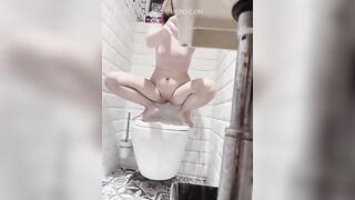 VÀO THƯ VIỆN ĐỌC SÁCH THÌ TỰ NHIÊN E MẮC ĐÁI
