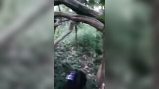 Anh xe ôm Grab đưa khách nữ vào vườn vắng đụ cực phê.
