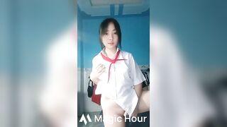 Lần đầu em show lồn