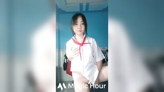 Lần đầu em show lồn