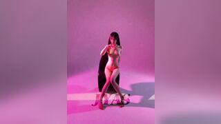 ước gì có ai nằm ngửa ra như này
